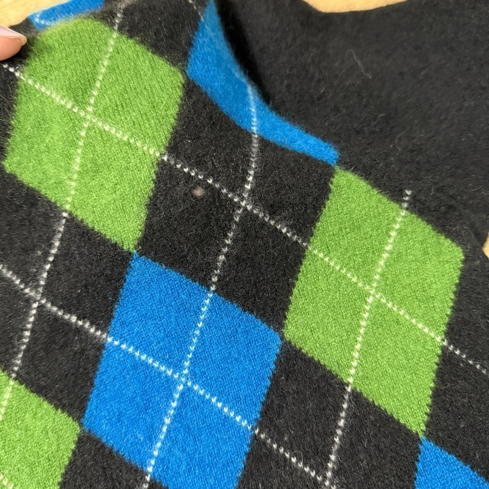 Apt. 9 Cashmere Argyle V-Neck Sweater - Picture 9 of 11
